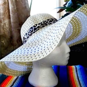 GROOVY GLAM Beige Striped Wide Brim Straw Hat Summer Floppy Leopard Band